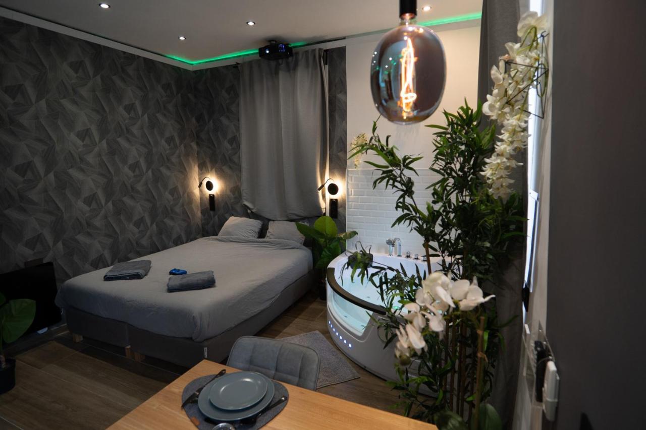 Capsule Color Deluxe Balneo I Ecran Home Cinema I Console De Jeux Trith-Saint-Leger ภายนอก รูปภาพ