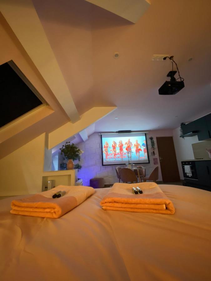 Capsule Color Deluxe Balneo I Ecran Home Cinema I Console De Jeux Trith-Saint-Leger ภายนอก รูปภาพ